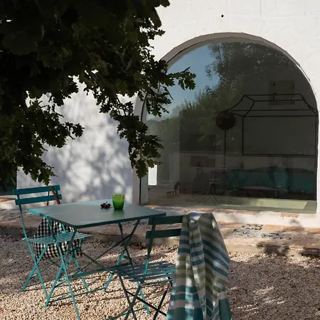 Masseria Paradiso לינה וארוחת בוקר אוסטוני